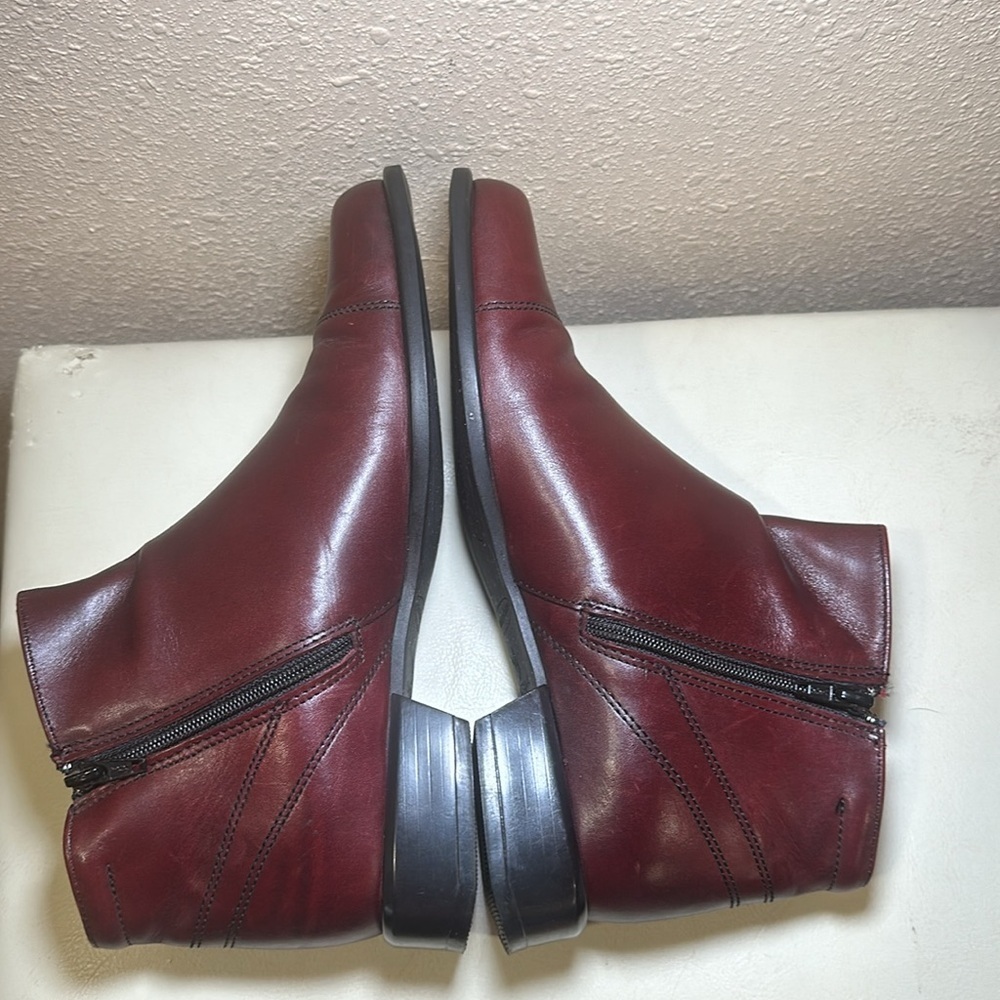 Santana booties Size 61/2 - Picture 4 of 9